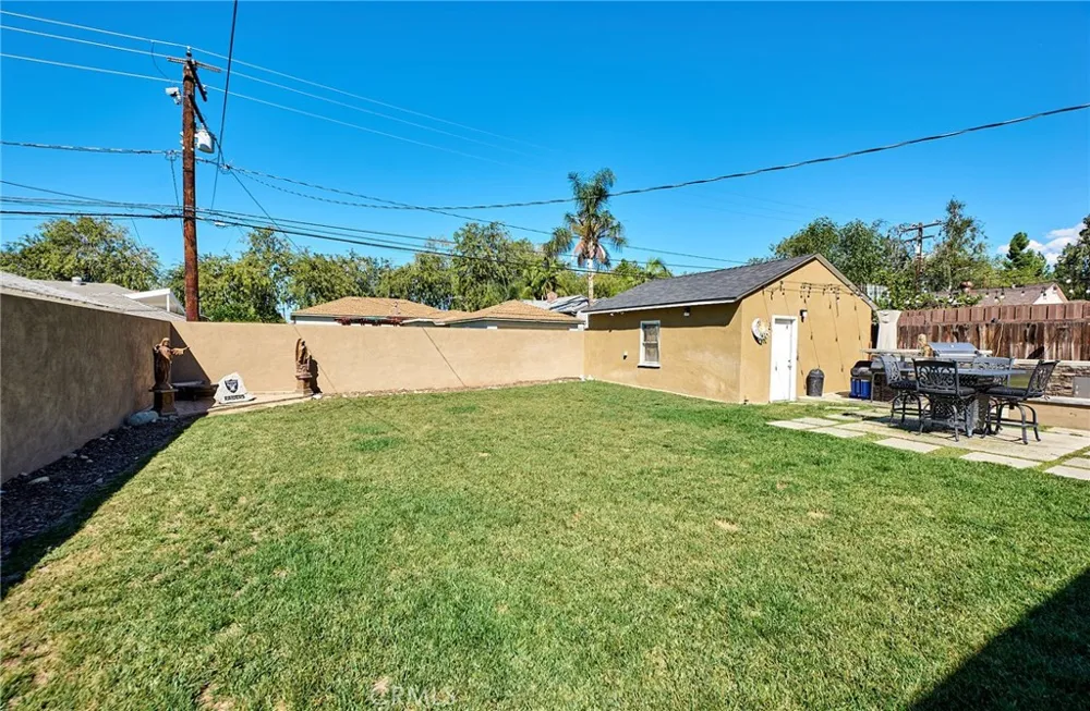 901 10th Upland, CA 91786