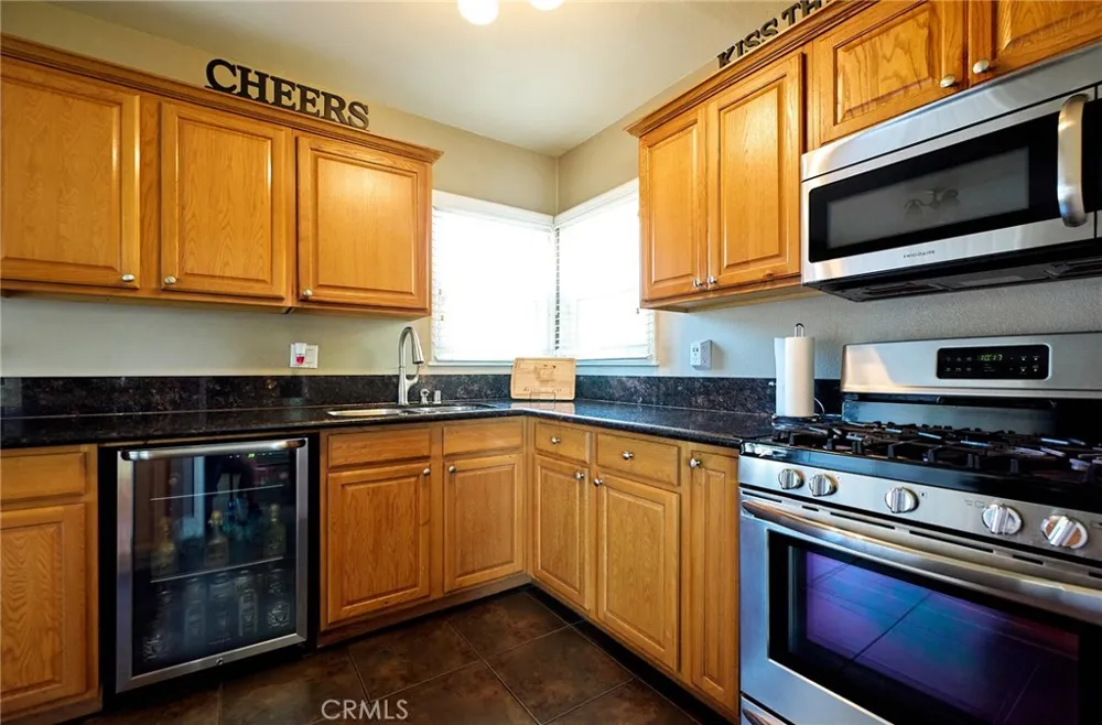 901 10th Upland, CA 91786