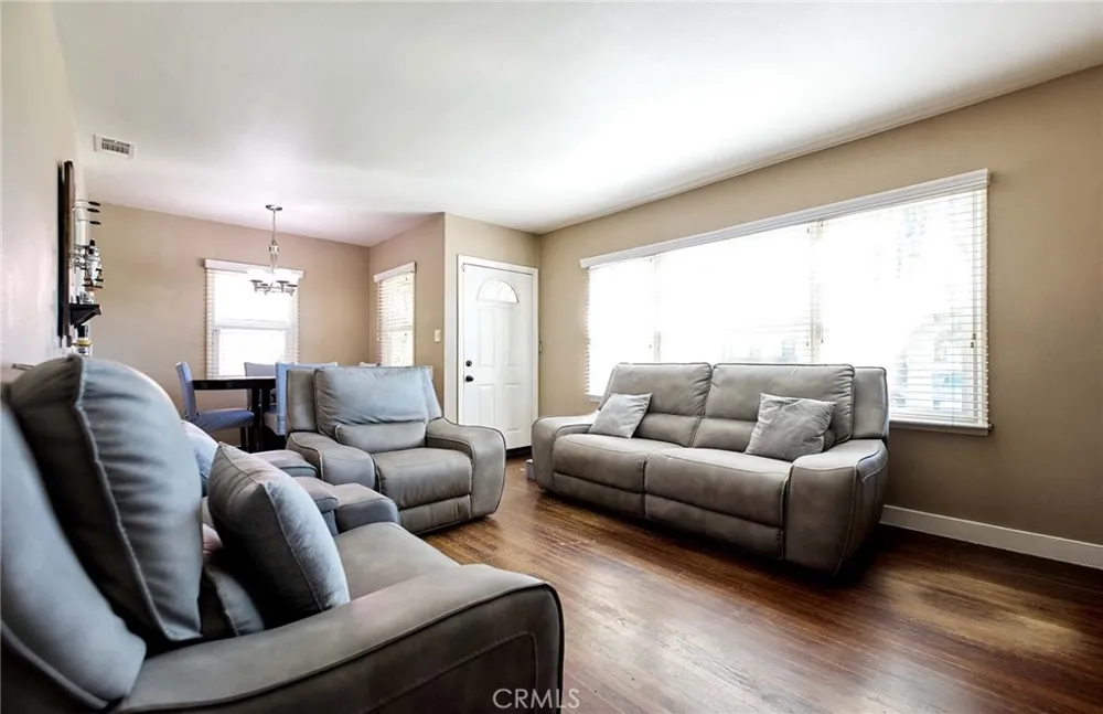 901 10th Upland, CA 91786