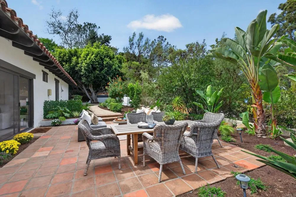 2223 El Camino Del Norte Encinitas, CA 92024