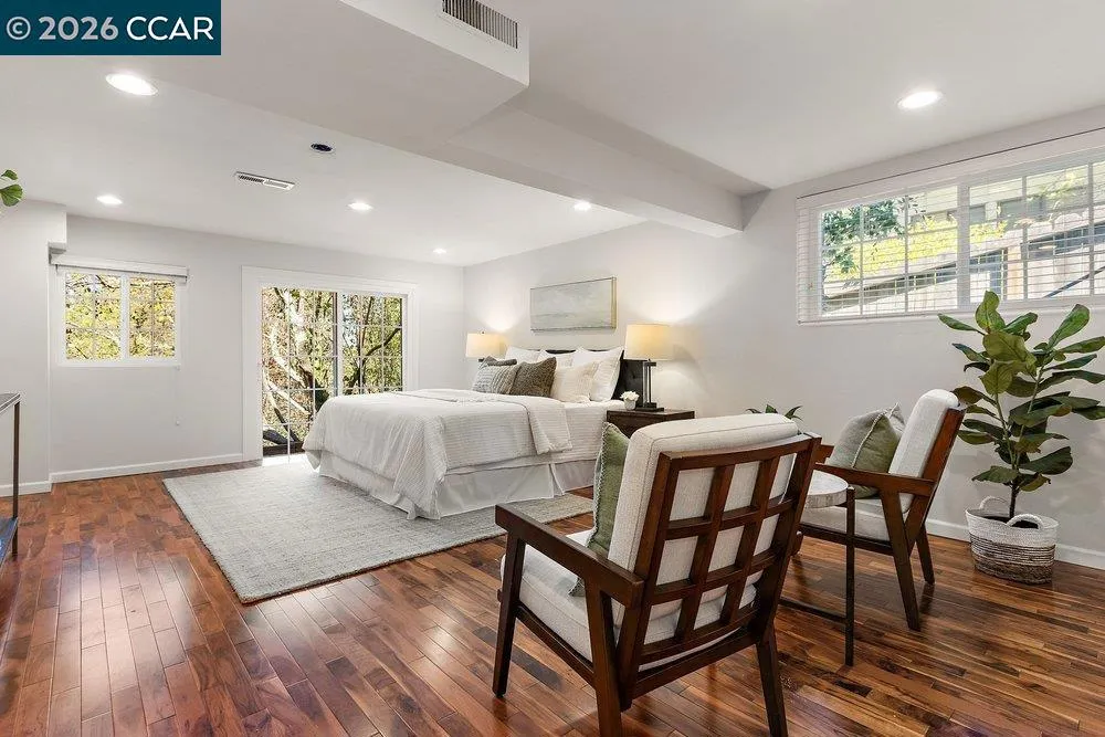 358 El Toyonal Orinda, CA 94563