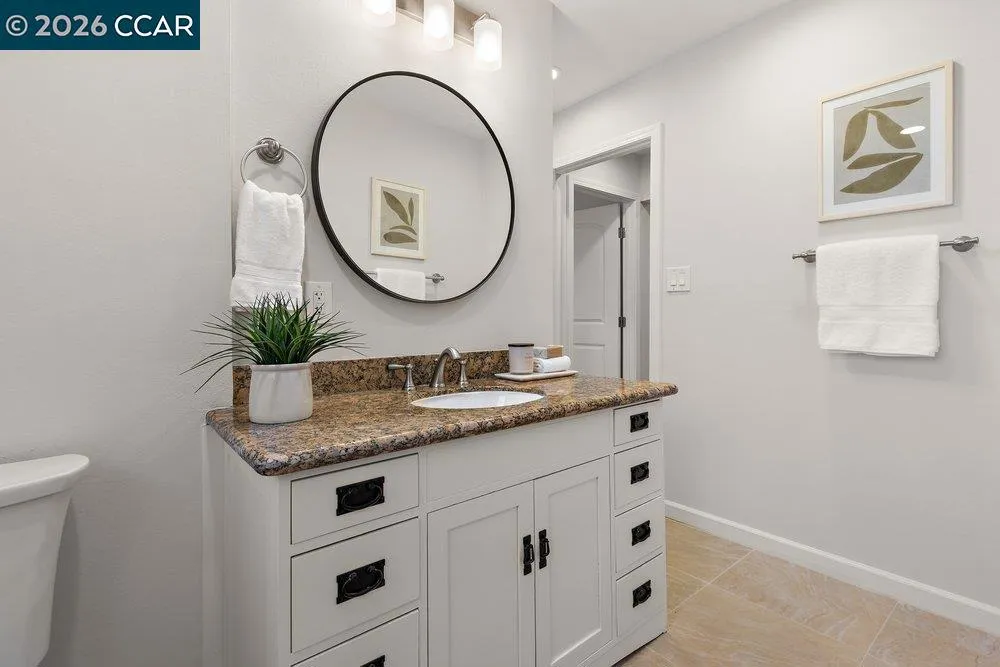 358 El Toyonal Orinda, CA 94563