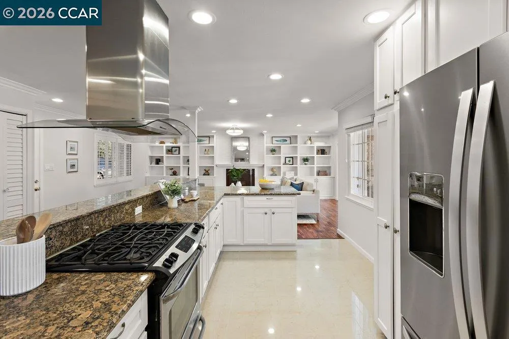 358 El Toyonal Orinda, CA 94563