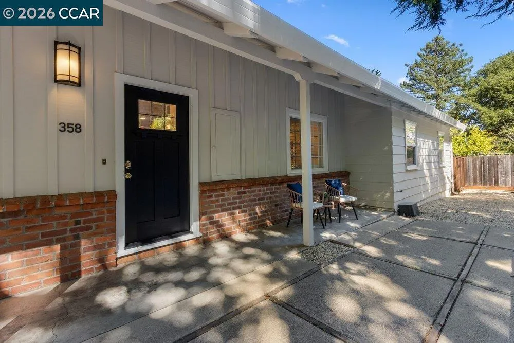 358 El Toyonal Orinda, CA 94563