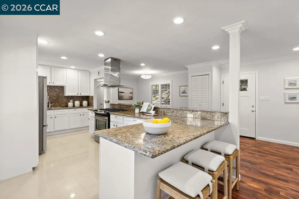 358 El Toyonal Orinda, CA 94563
