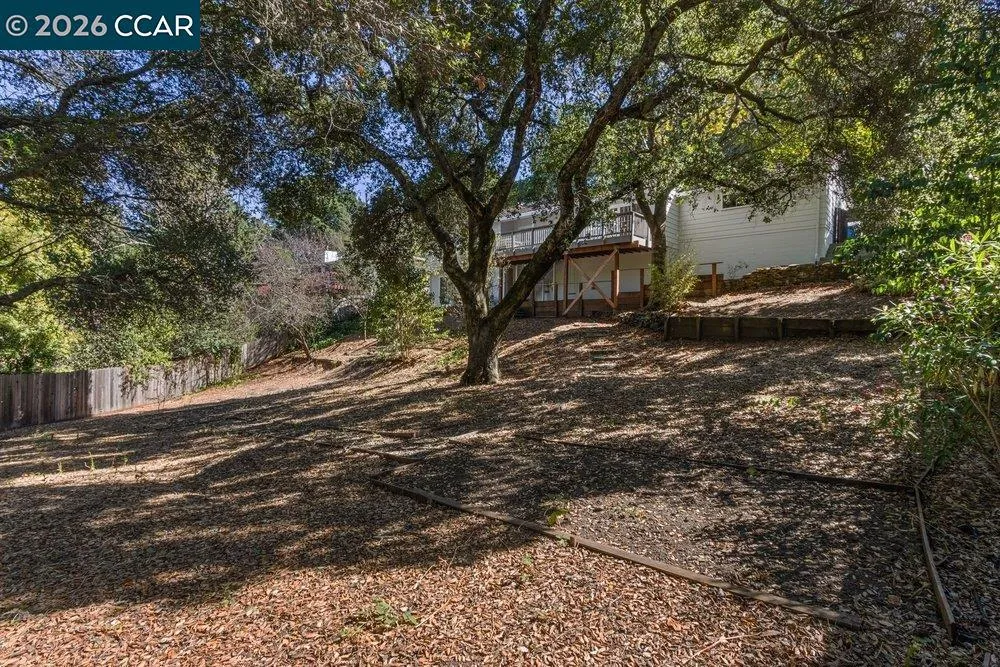 358 El Toyonal Orinda, CA 94563