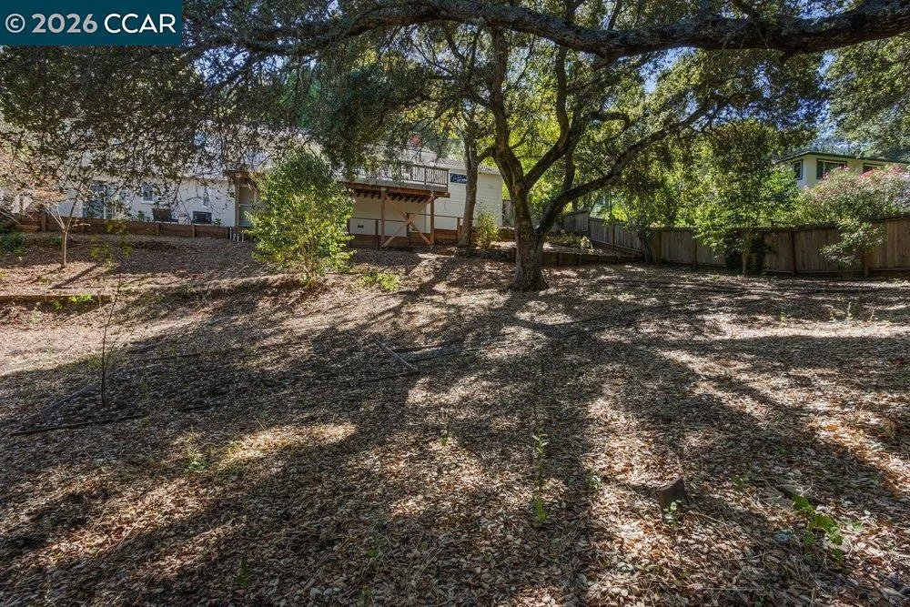 358 El Toyonal Orinda, CA 94563