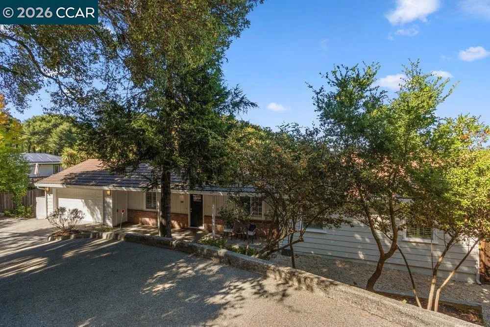 358 El Toyonal Orinda, CA 94563