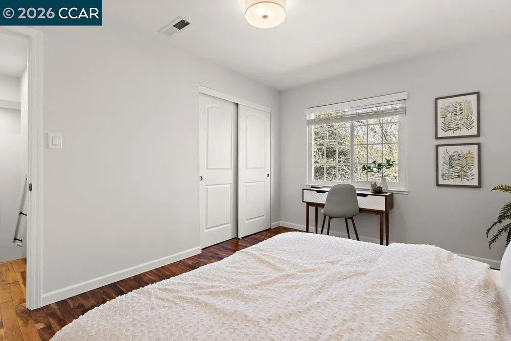 358 El Toyonal Orinda, CA 94563