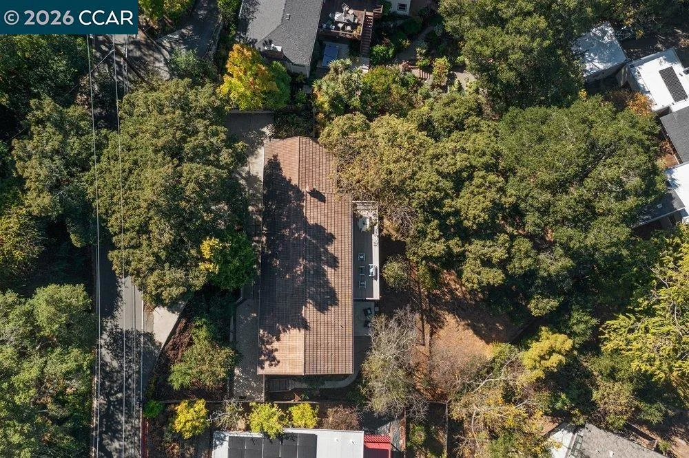 358 El Toyonal Orinda, CA 94563