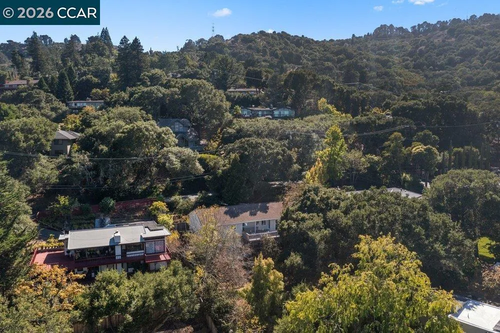 358 El Toyonal Orinda, CA 94563