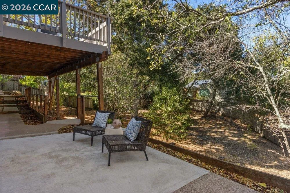 358 El Toyonal Orinda, CA 94563
