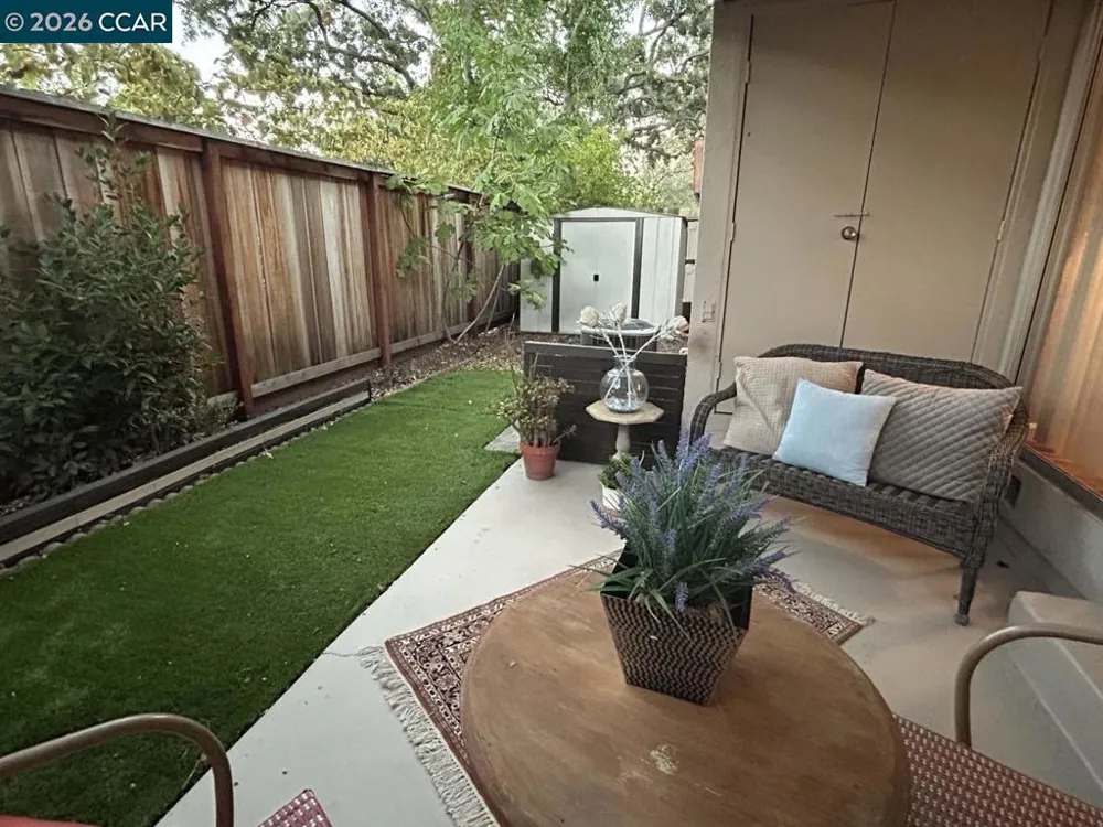 34 Massolo Dr #B Pleasant Hill, CA 94523