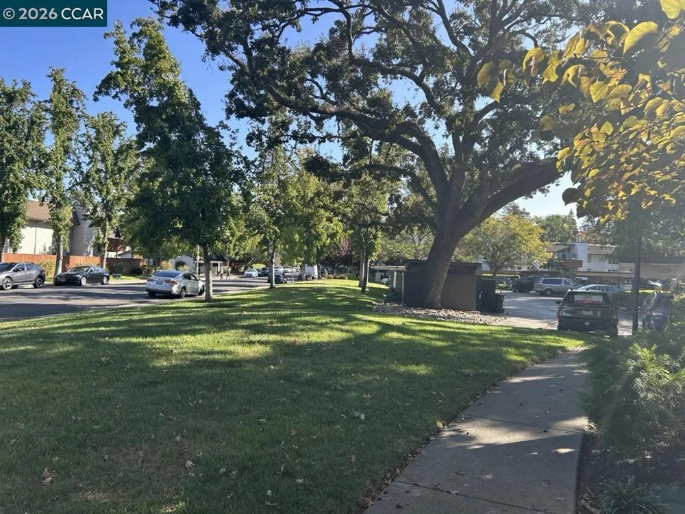 34 Massolo Dr #B Pleasant Hill, CA 94523