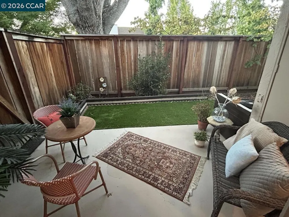 34 Massolo Dr #B Pleasant Hill, CA 94523