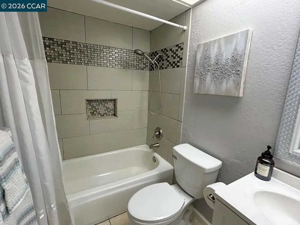 34 Massolo Dr #B Pleasant Hill, CA 94523