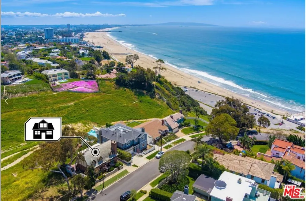 15215 Friends Street Pacific Palisades, CA 90272