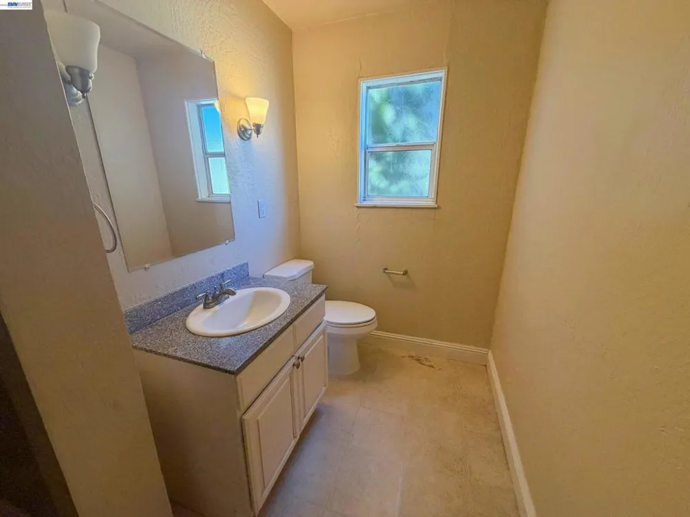 7 Howard Ave Vallejo, CA 94590