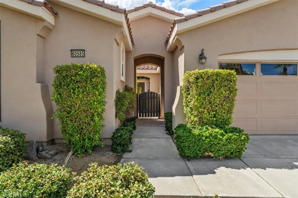 60585 Desert Rose Drive La Quinta, CA 92253