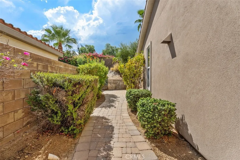 60585 Desert Rose Drive La Quinta, CA 92253