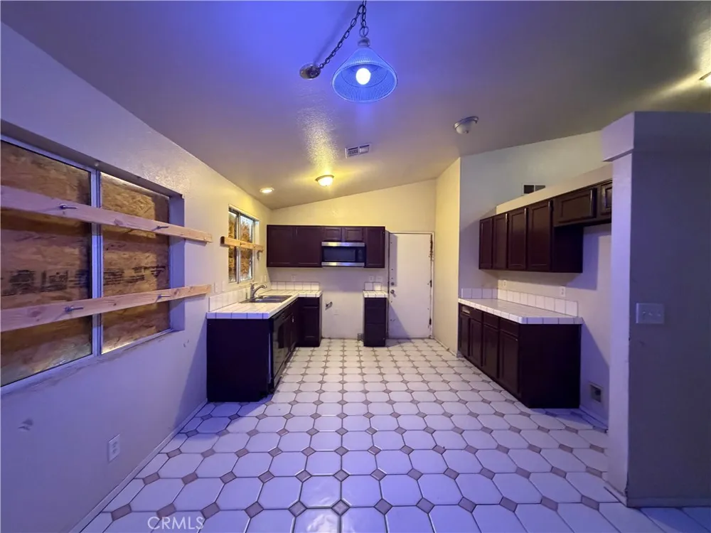 44251 Tahoe Way Lancaster, CA 93536