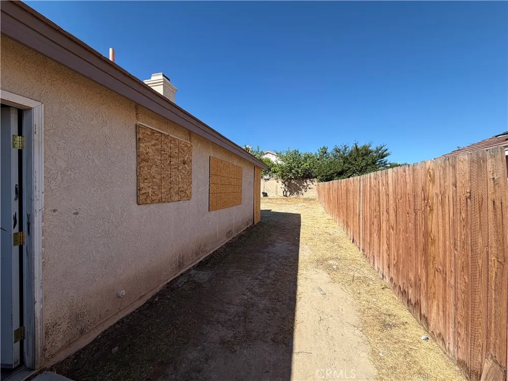 44251 Tahoe Way Lancaster, CA 93536