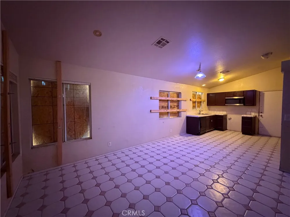 44251 Tahoe Way Lancaster, CA 93536