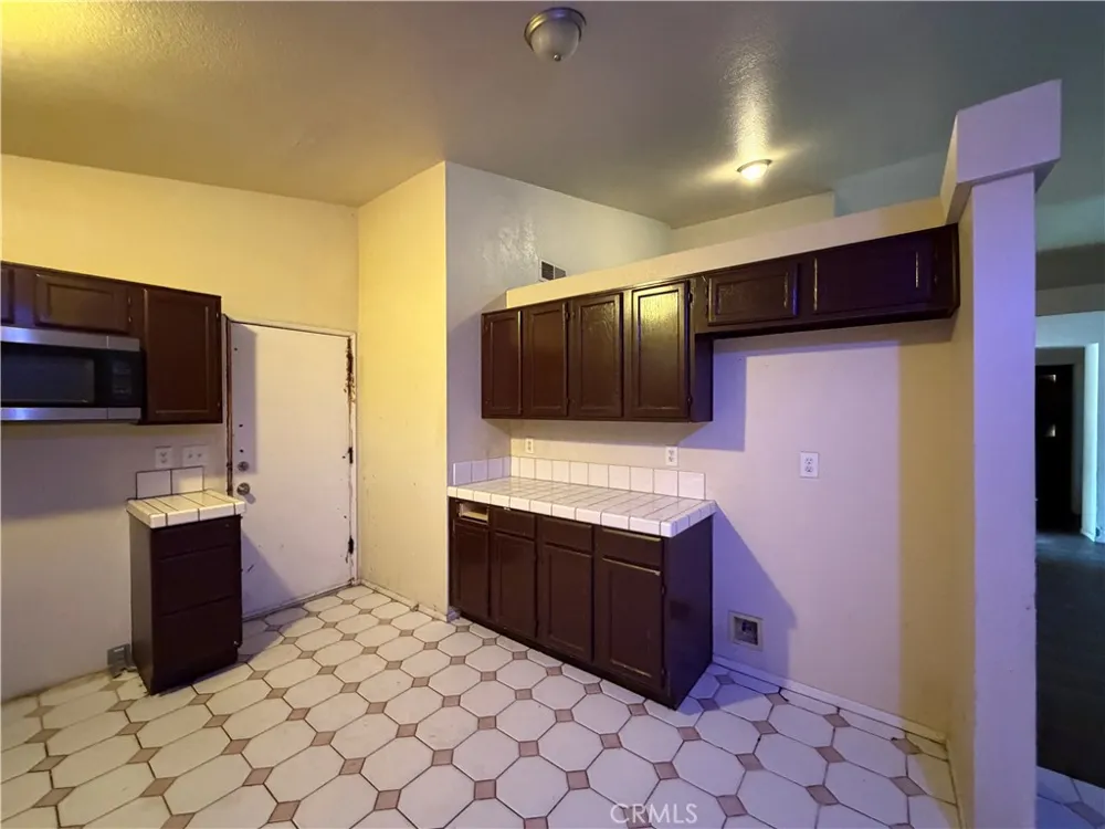 44251 Tahoe Way Lancaster, CA 93536