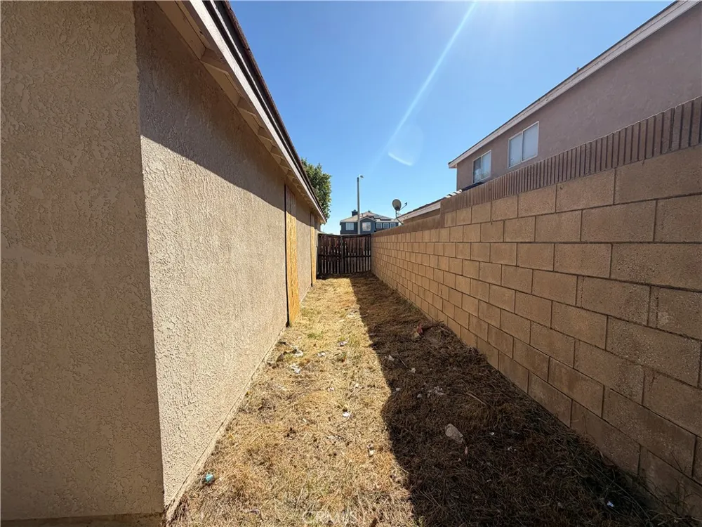 44251 Tahoe Way Lancaster, CA 93536