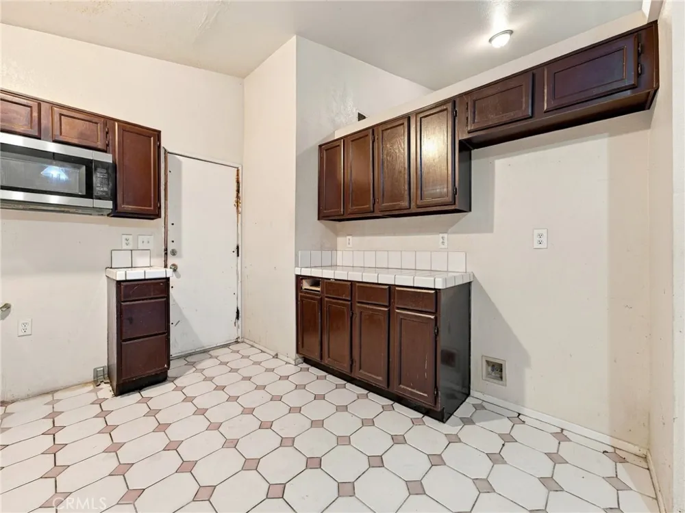 44251 Tahoe Way Lancaster, CA 93536