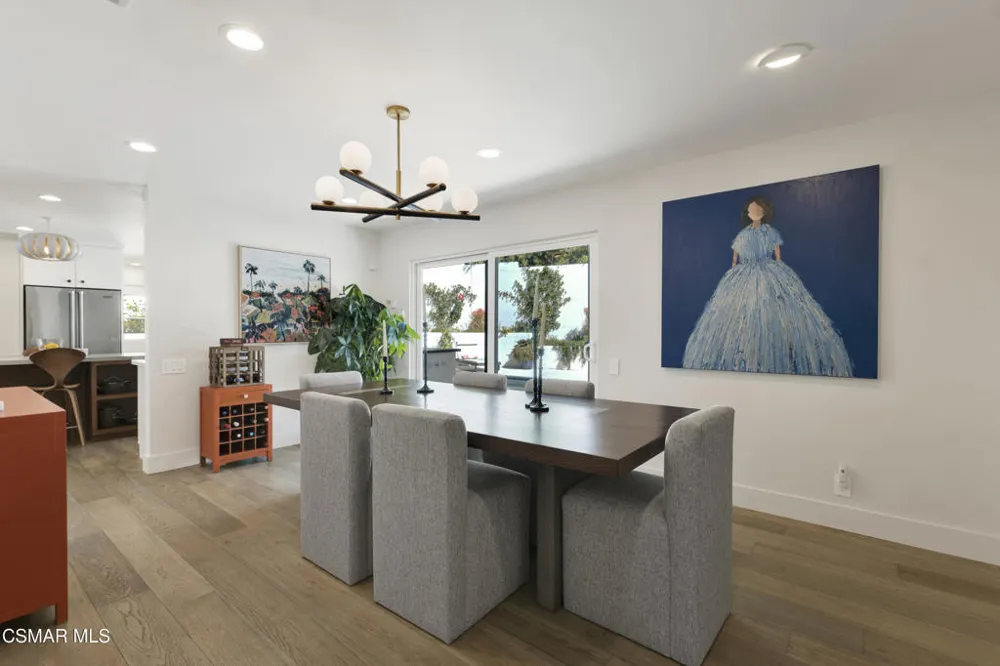 4500 Stark Avenue Woodland Hills, CA 91364