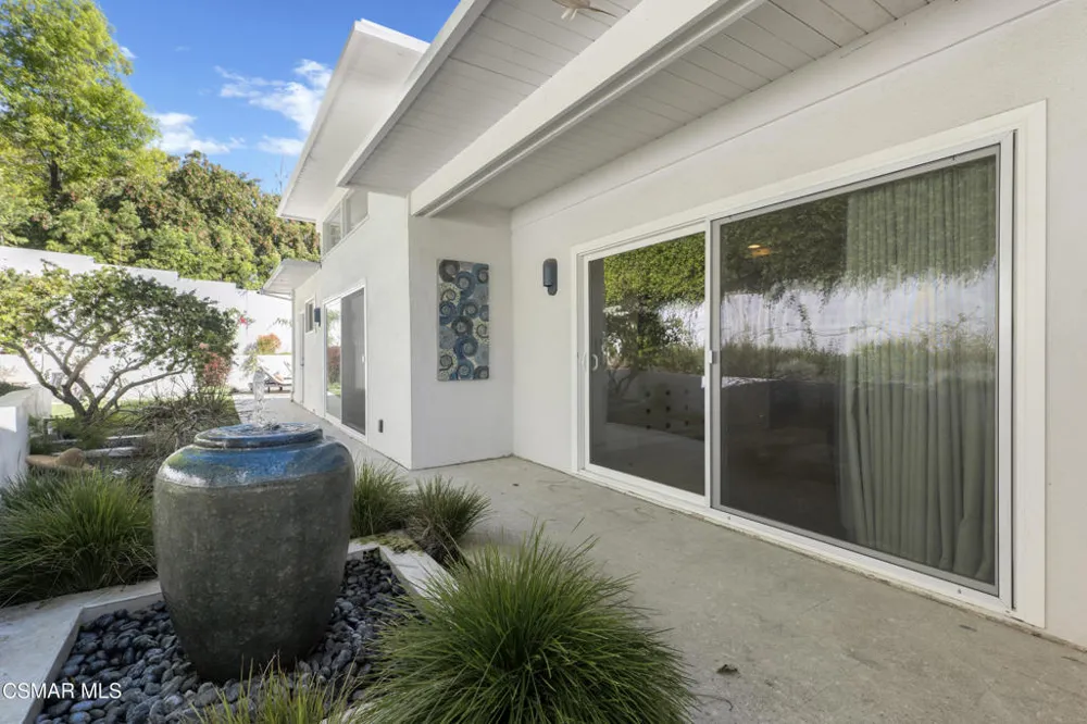 4500 Stark Avenue Woodland Hills, CA 91364