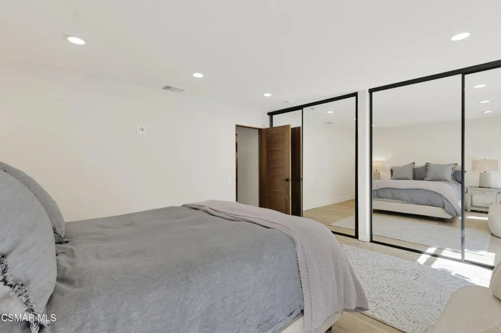 4500 Stark Avenue Woodland Hills, CA 91364