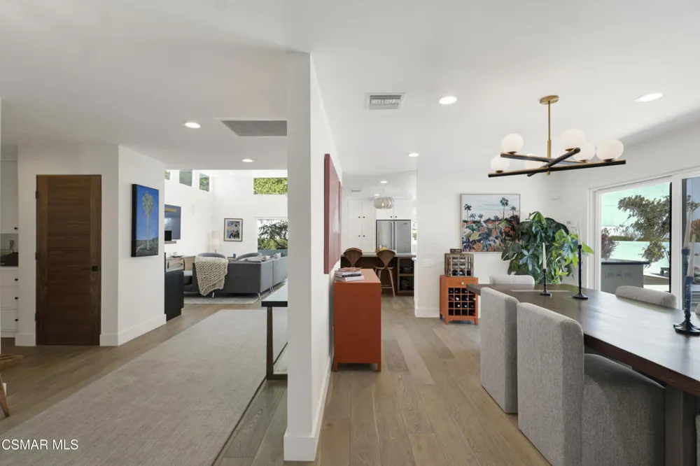 4500 Stark Avenue Woodland Hills, CA 91364