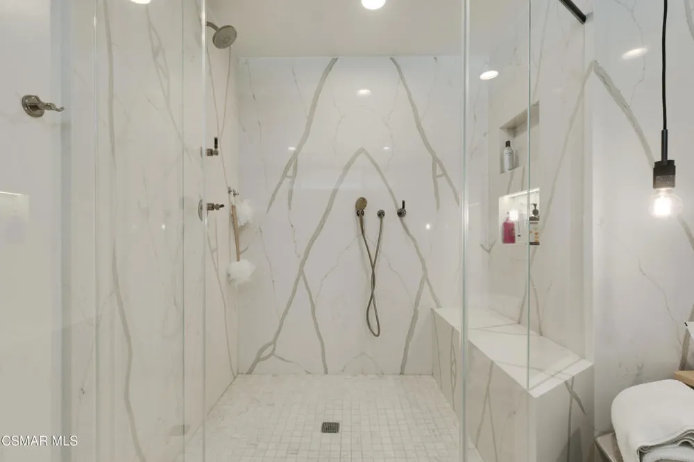 4500 Stark Avenue Woodland Hills, CA 91364