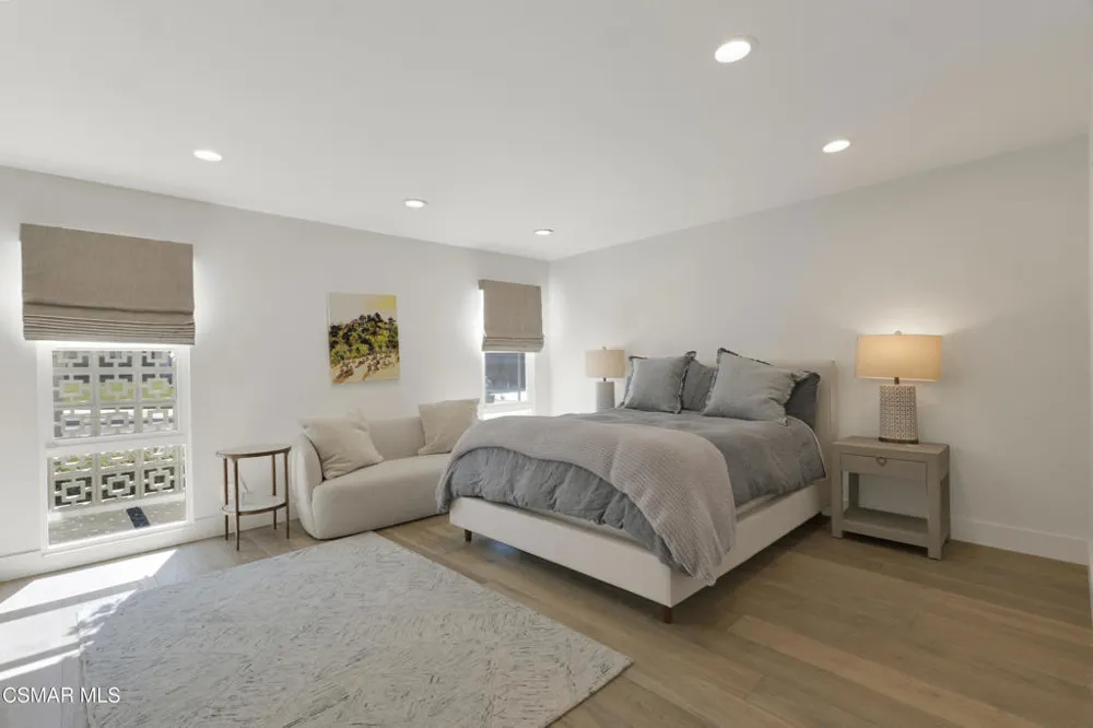 4500 Stark Avenue Woodland Hills, CA 91364