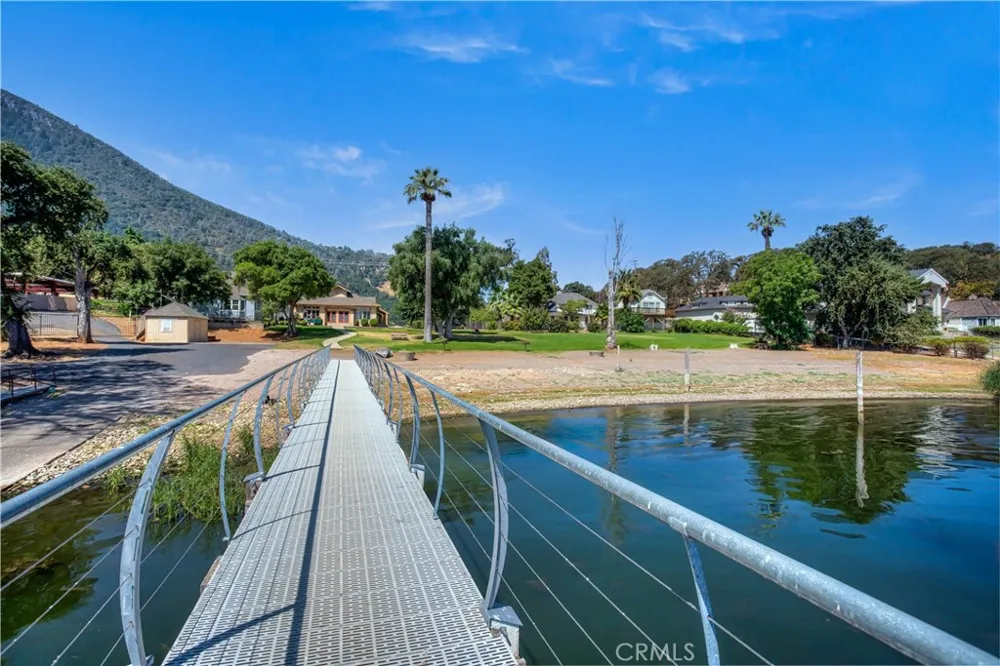 8259 Little Borax Lake Rd Kelseyville, CA 95451