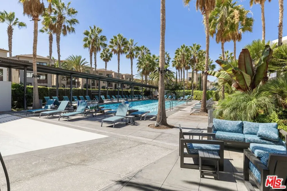 5625 Crescent Parkway #139 Playa Vista, CA 90094