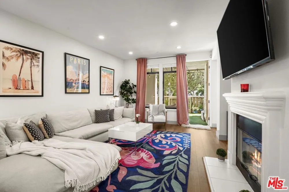 5625 Crescent Parkway #139 Playa Vista, CA 90094