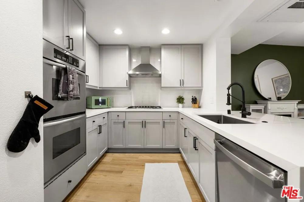 5625 Crescent Parkway #139 Playa Vista, CA 90094
