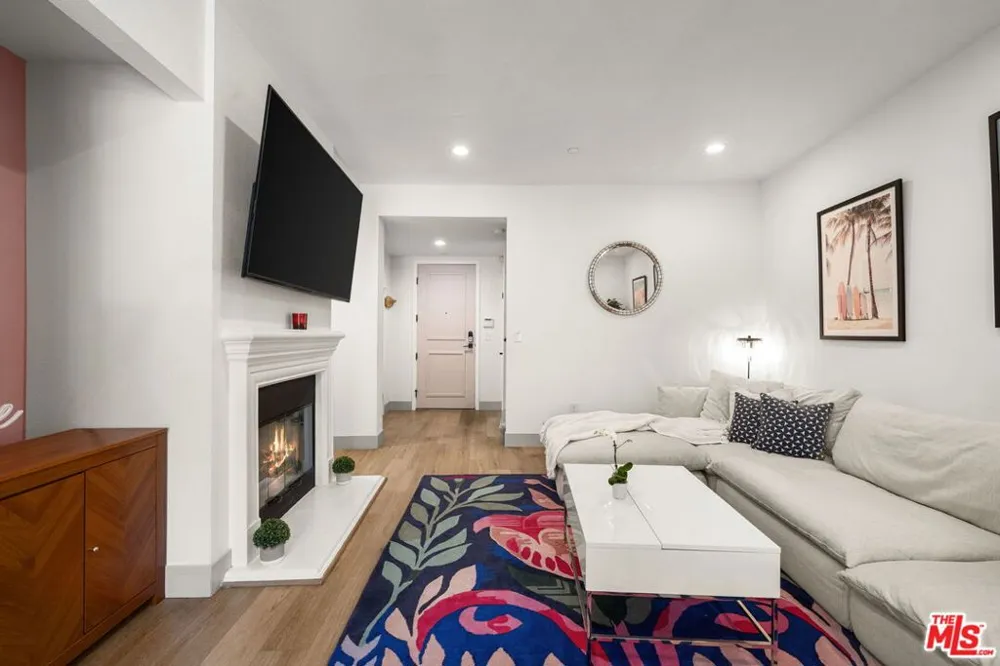 5625 Crescent Parkway #139 Playa Vista, CA 90094
