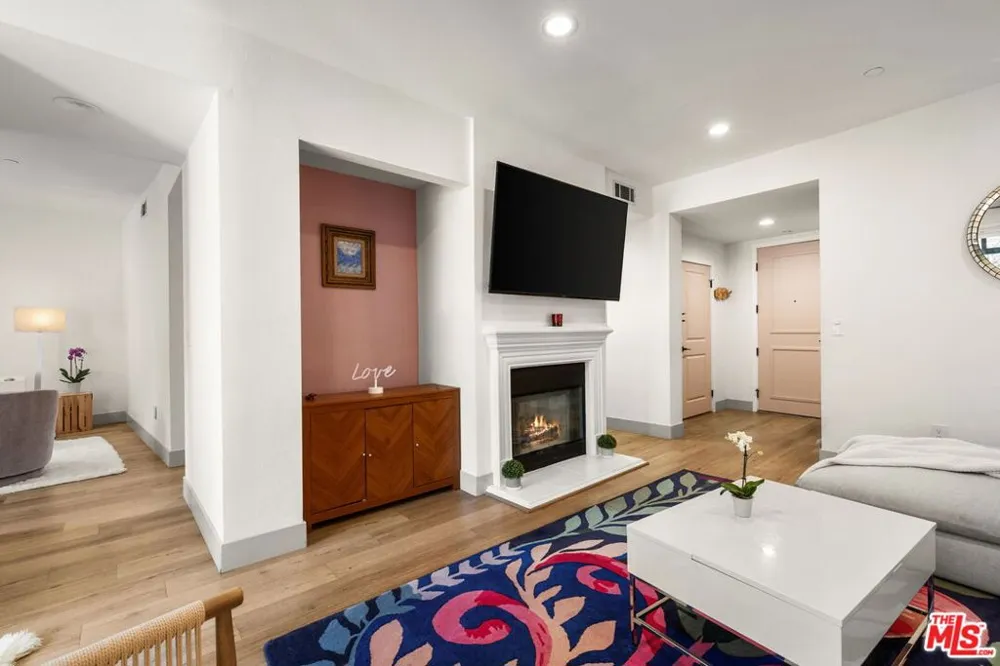 5625 Crescent Parkway #139 Playa Vista, CA 90094