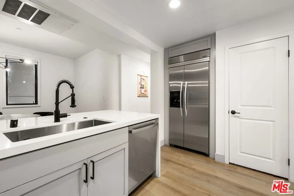 5625 Crescent Parkway #139 Playa Vista, CA 90094