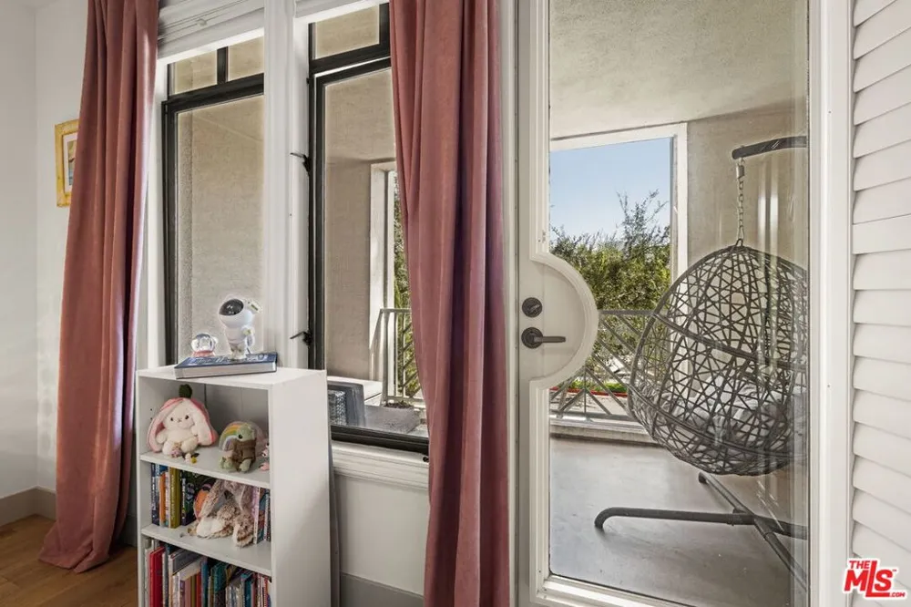 5625 Crescent Parkway #139 Playa Vista, CA 90094