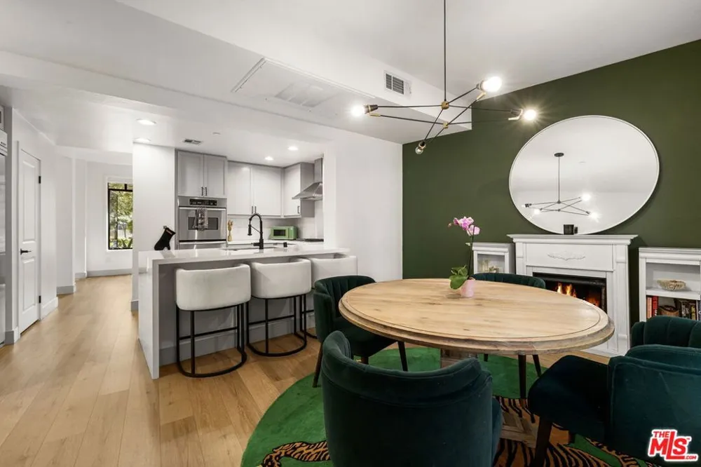 5625 Crescent Parkway #139 Playa Vista, CA 90094