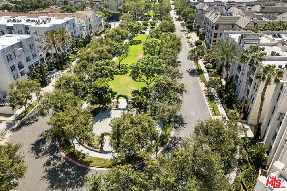 5625 Crescent Parkway #139 Playa Vista, CA 90094