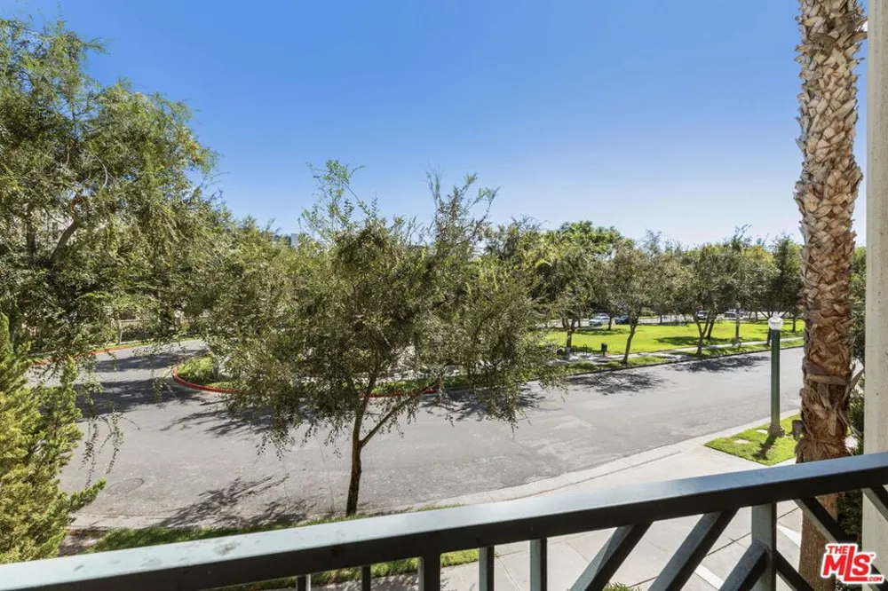 5625 Crescent Parkway #139 Playa Vista, CA 90094