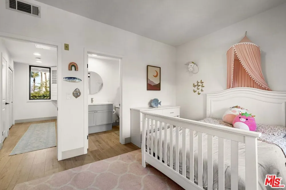 5625 Crescent Parkway #139 Playa Vista, CA 90094