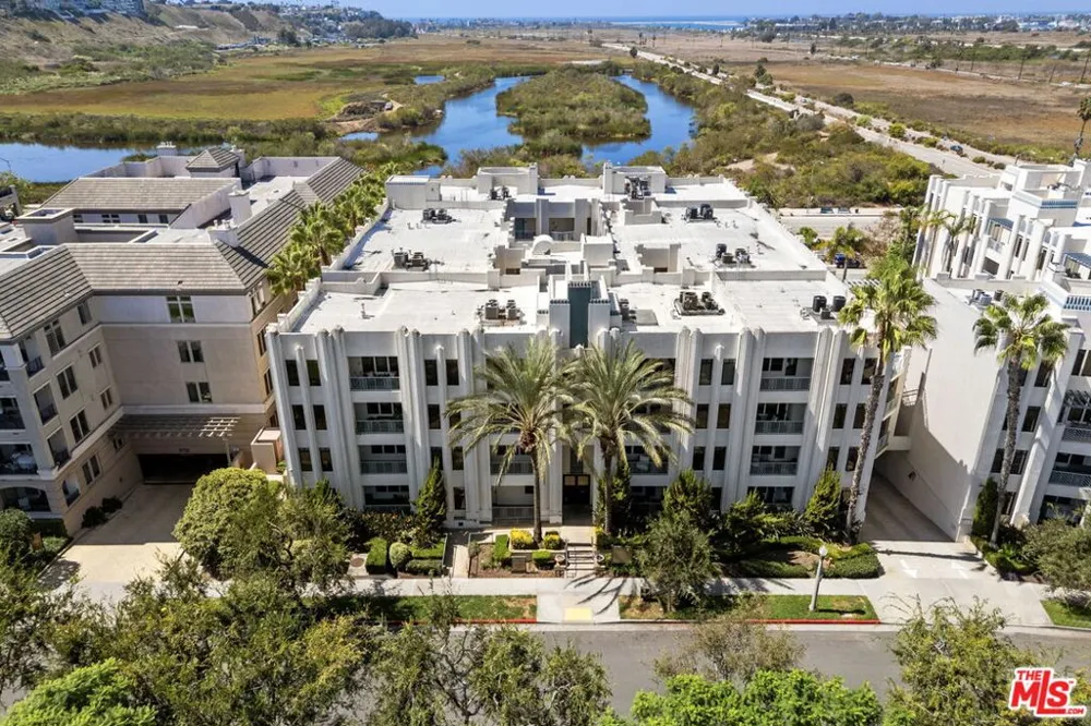 5625 Crescent Parkway #139 Playa Vista, CA 90094