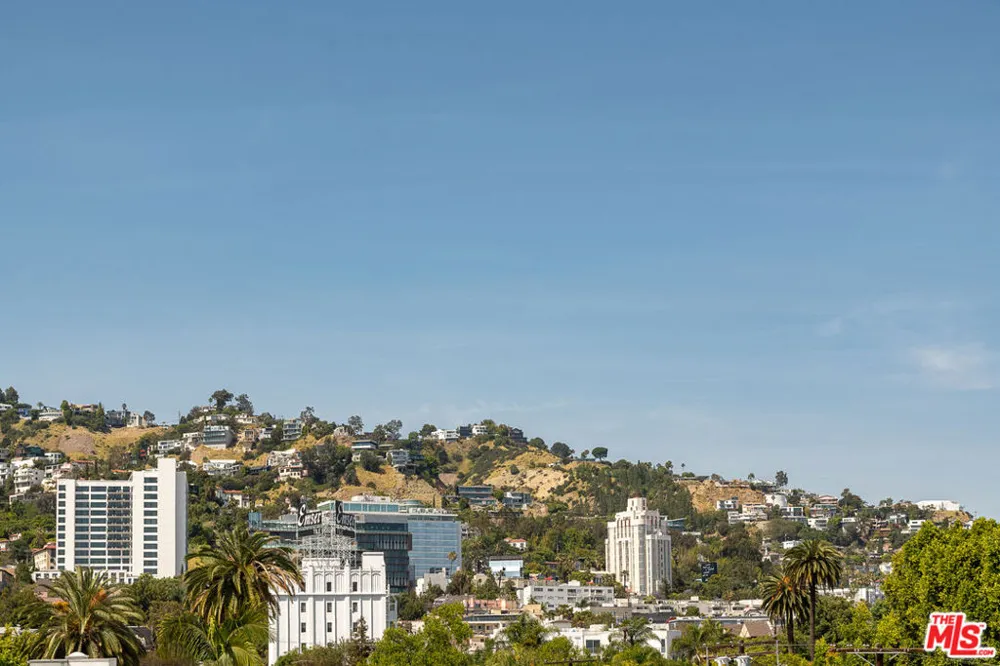 928 Croft Avenue #303 West Hollywood, CA 90069